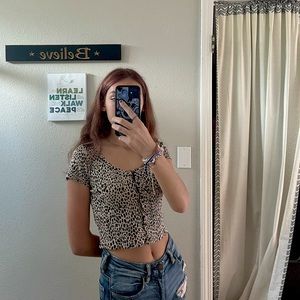Animal print Brandy Melville cropped shirt